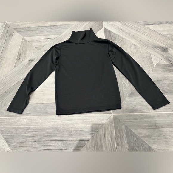 MEC kid’s unisex base layer sets (top 10Y, bottom 8Y) - Picture 2 of 10